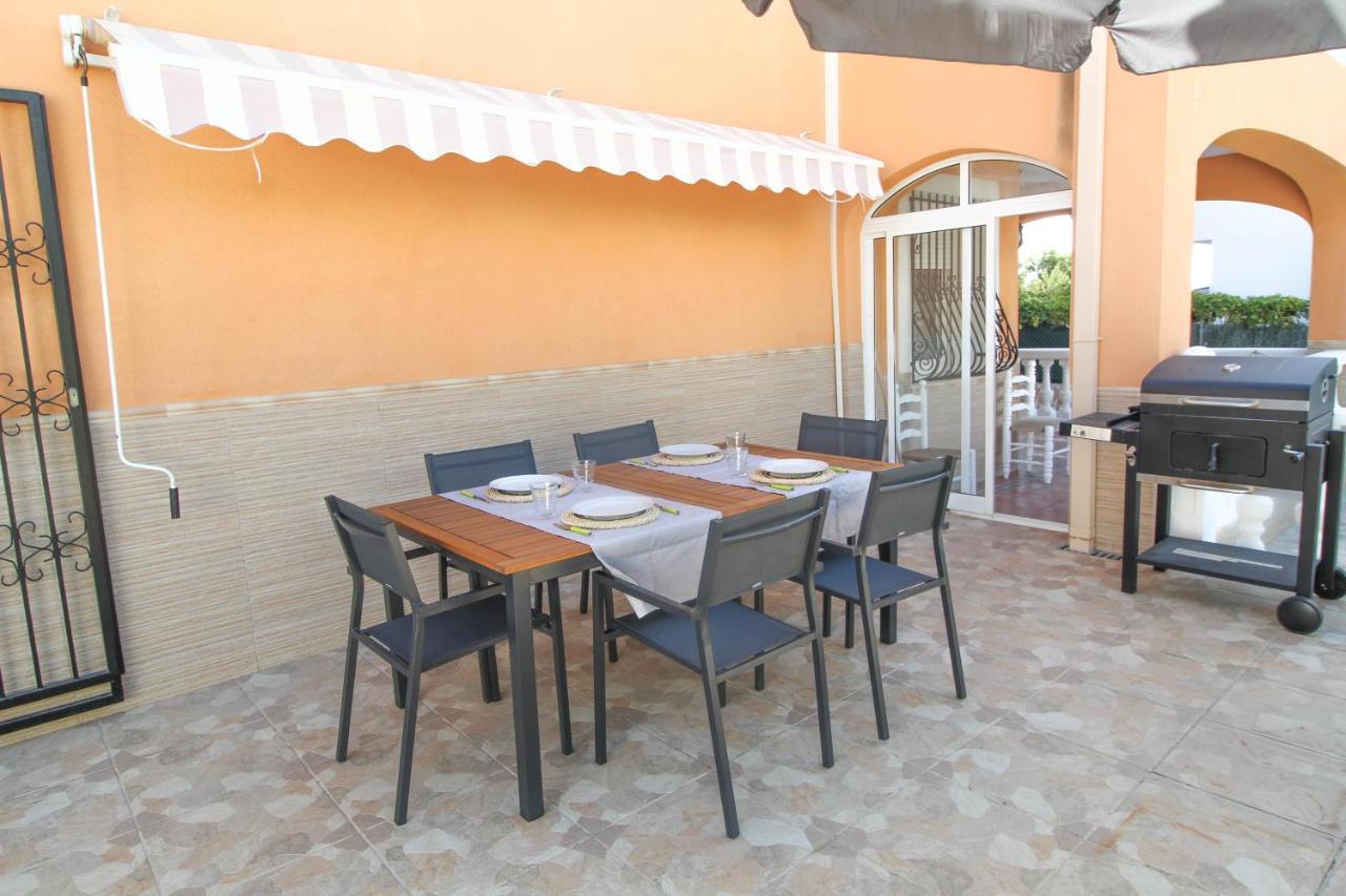 Great Villa, Sea Views, 20 Secs Walk To The Beach, Bbq, 9 People, 5 Mins Car From Alicante City Center, Sailing Club 3 Mins Walk Eksteriør billede
